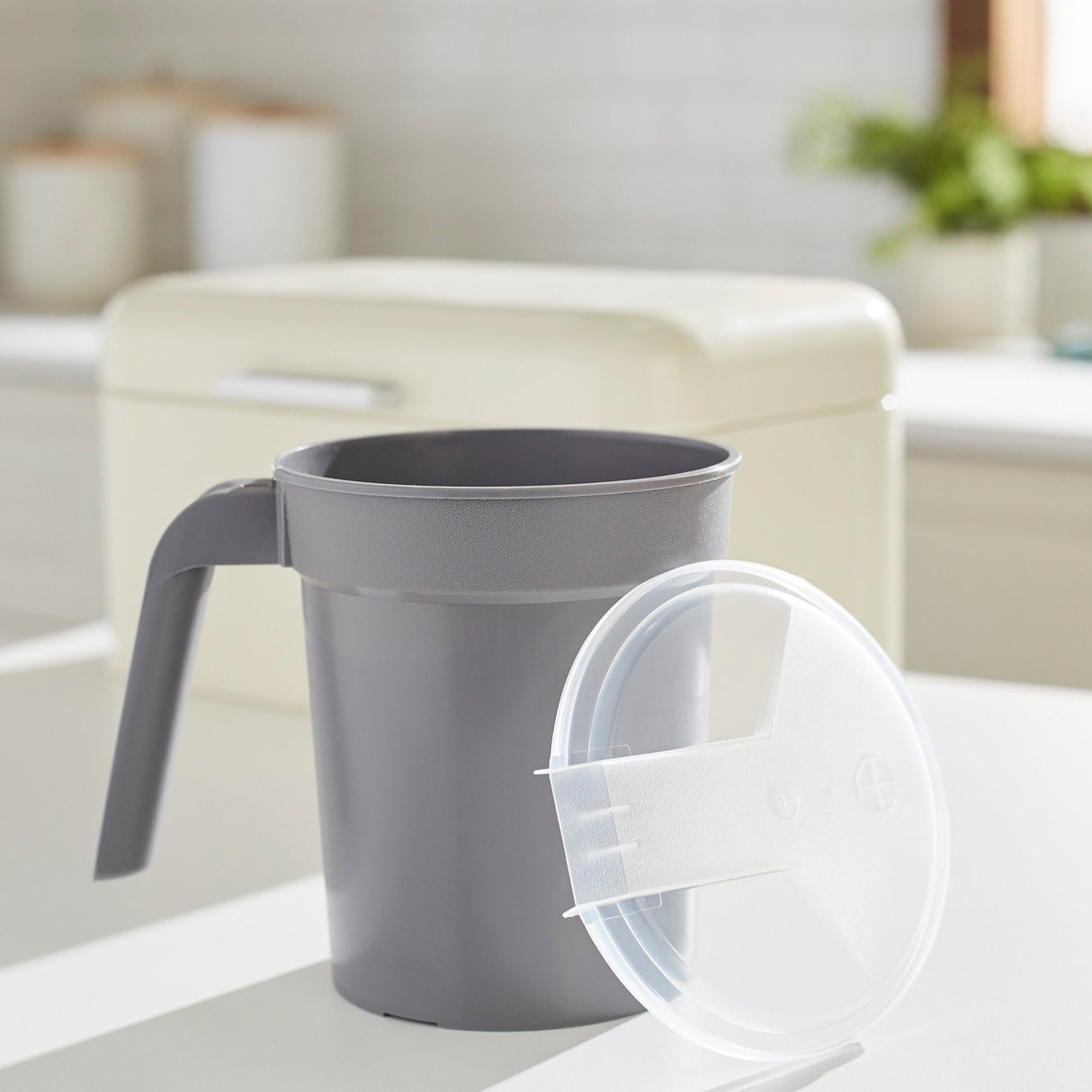 Pitcher Mckesson Cold 32 oz. Graphite