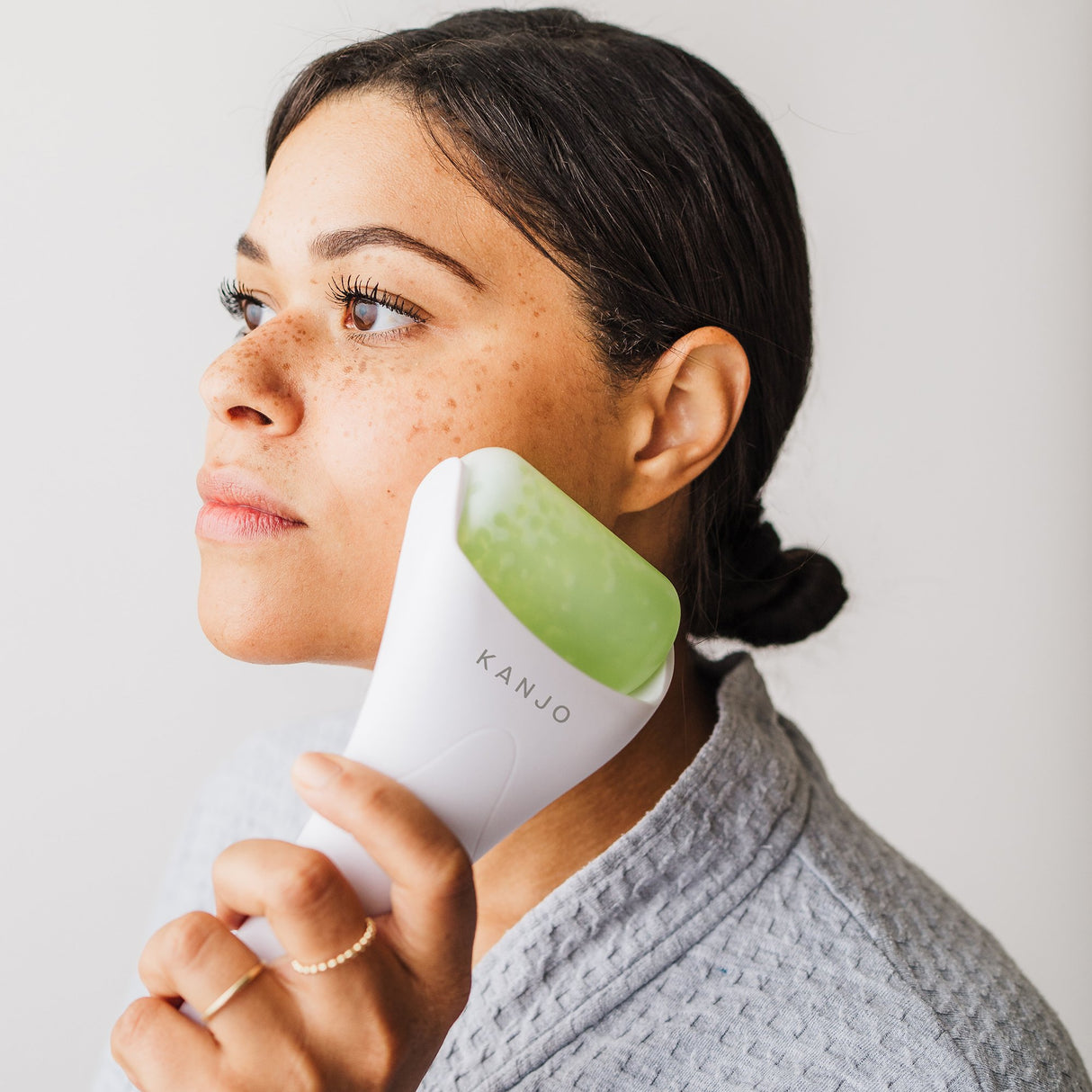 Ice Therapy Massager Kanjo Facial 2-1/2 X 3-1/2 X 7-1/2 Inch Reusable