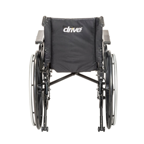 Silla de ruedas Viper Plus GT con apoyabrazos universales, reposapiernas elevables y asiento de 20"