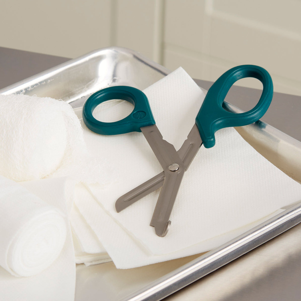 Trauma Shears McKesson Medicut Green 7-1/4 Inch Length Medical Grade Stainless Steel Finger Ring Handle Blunt Tip / Blunt Tip