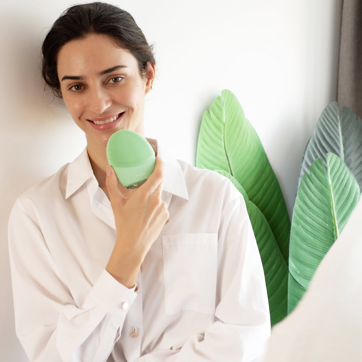 Facial Cleansing Brush and Massage Device LUNA 4 Combination Skin