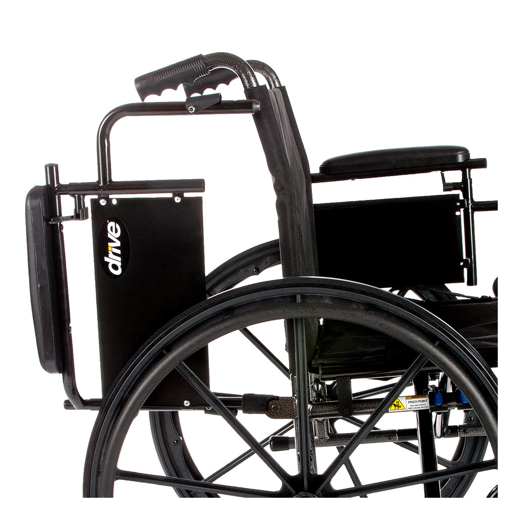Fauteuil roulant léger à double essieu Cruiser X4 avec accoudoirs amovibles réglables, accoudoirs de bureau, repose-jambes élévateurs, siège de 18 po