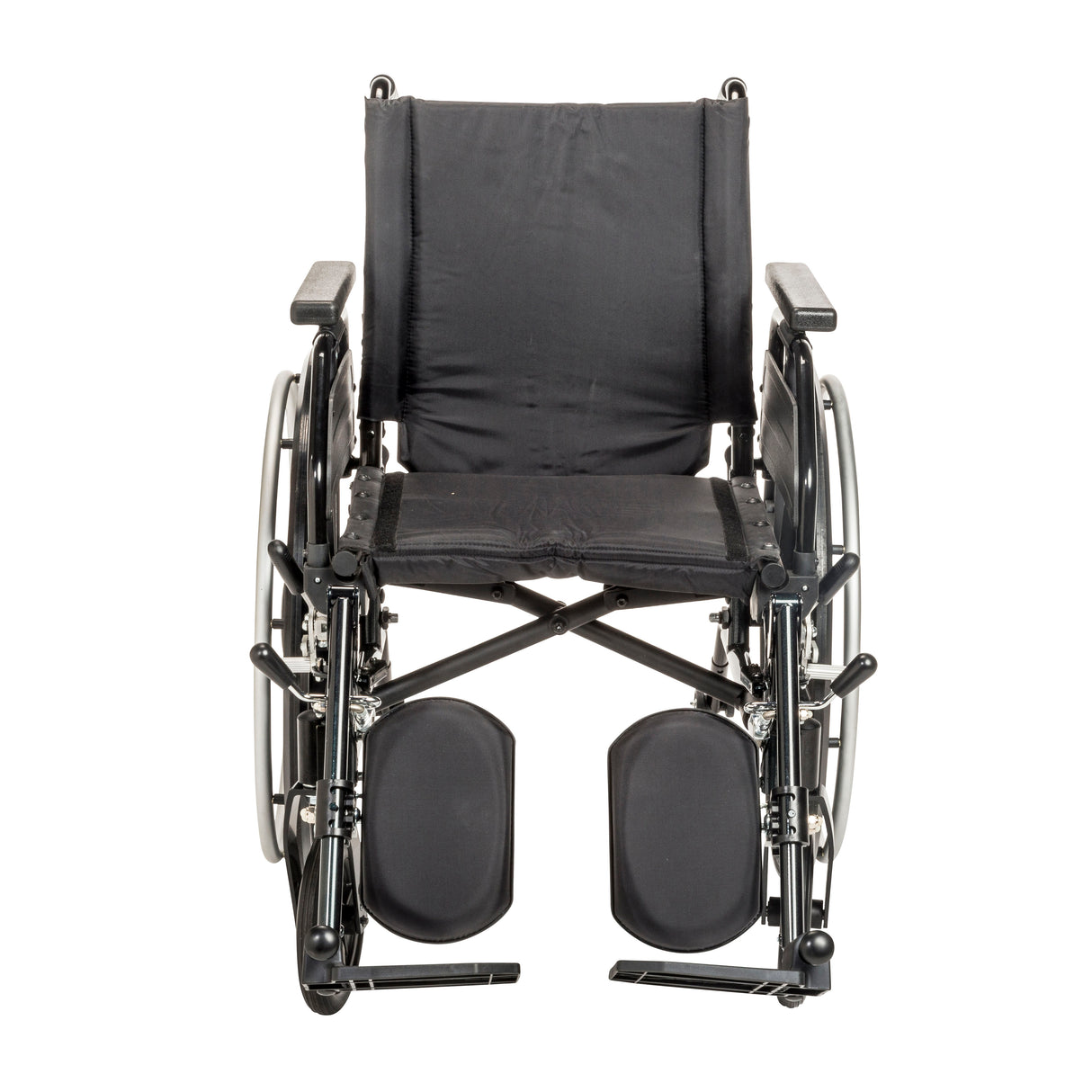 Silla de ruedas Viper Plus GT con apoyabrazos universales, reposapiernas elevables y asiento de 18"
